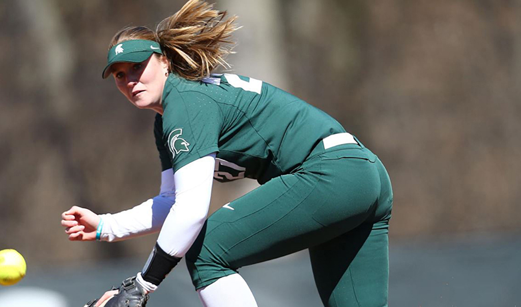 Paxson's passion for softball makes for easy transition ...