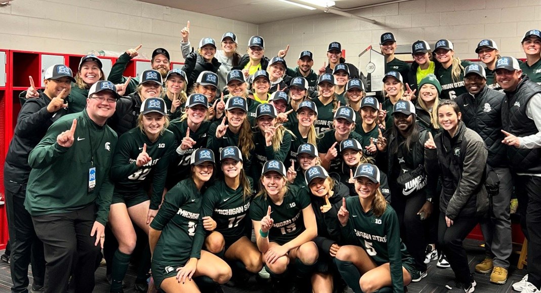 MSU Women's Soccer poses for a team picture after winning the Big Ten Championship outright.