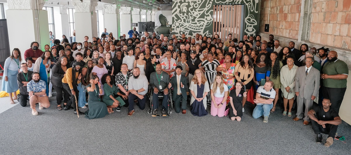 Group photo of the 2023 Apple Developer Academy cohort, mentors and leaders.