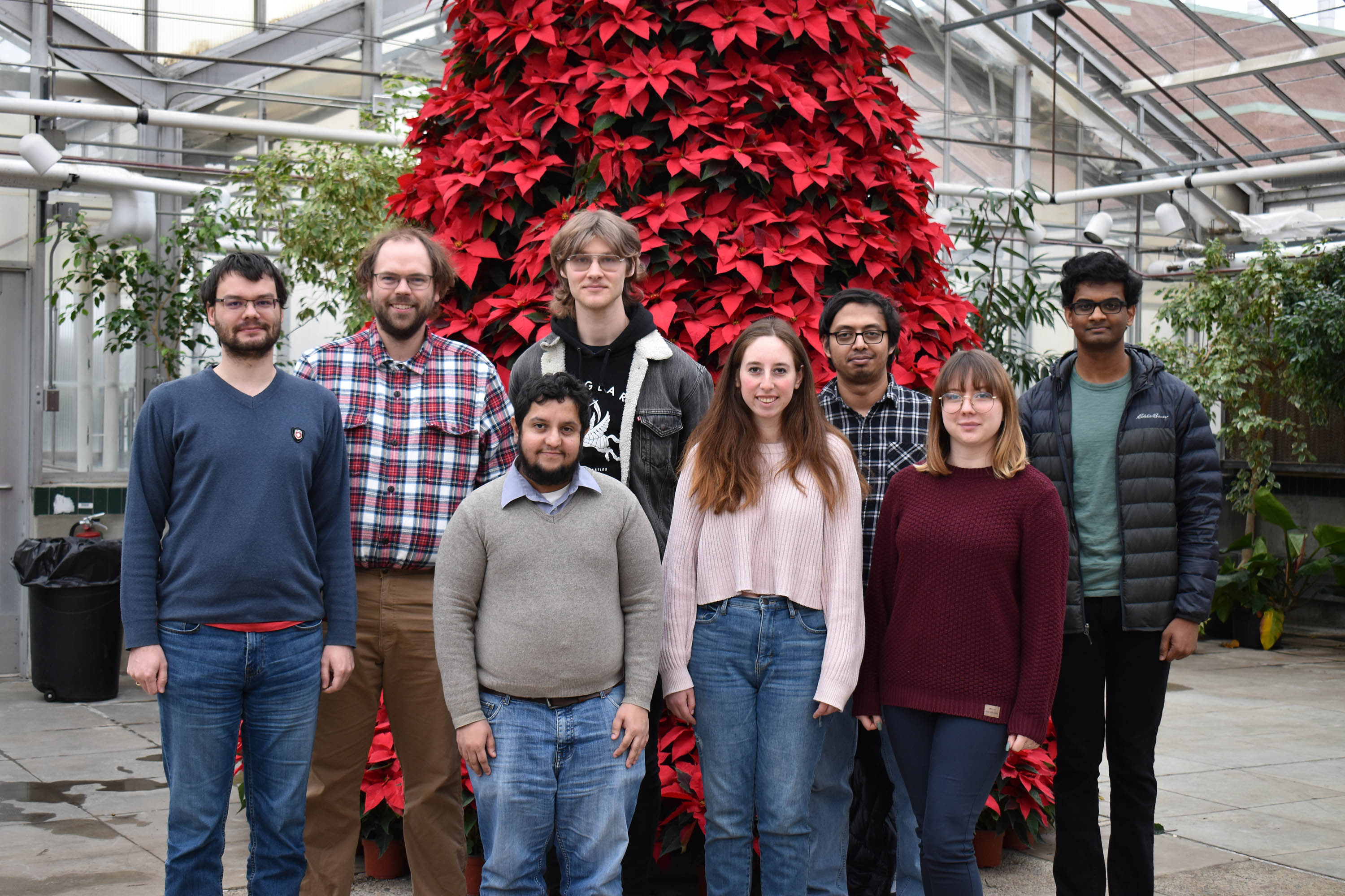 Group photo of members of Vermaas lab