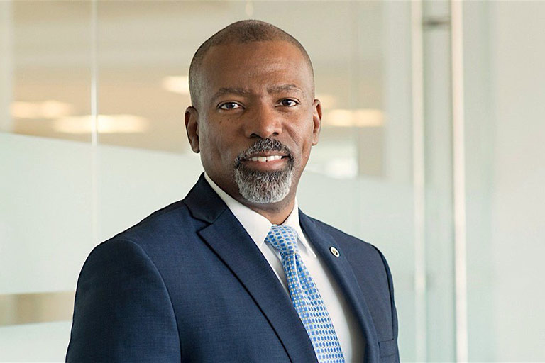 Headshot of Shawn Turner
